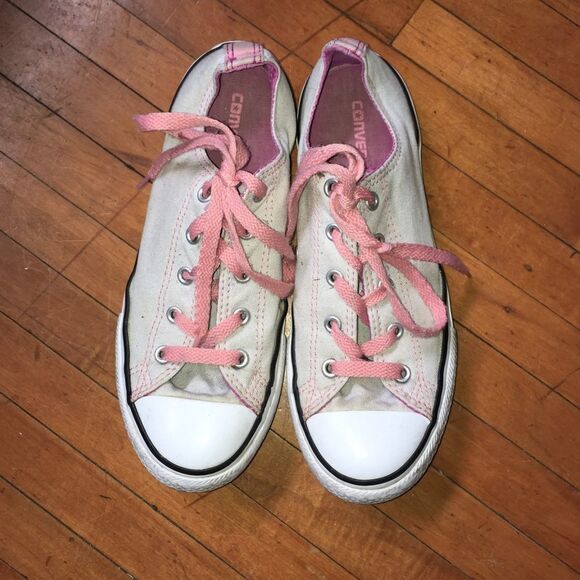 Converse/Chucks gray & pink low top sneakers - Picture 1 of 5
